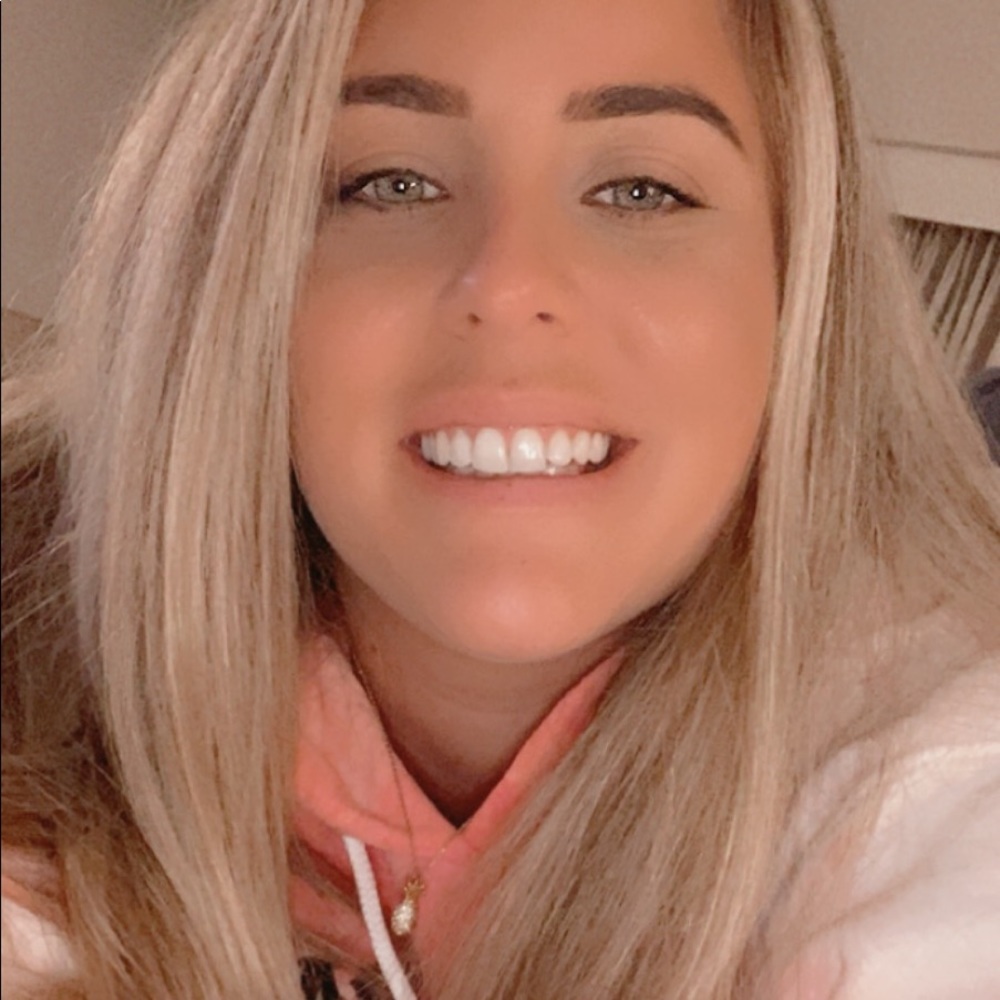 Meet your Posher, Lacey